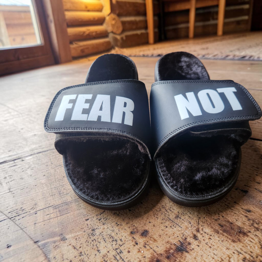 SALVTN SLIDES (BLACK FUZZY) ( FAUX FUR)